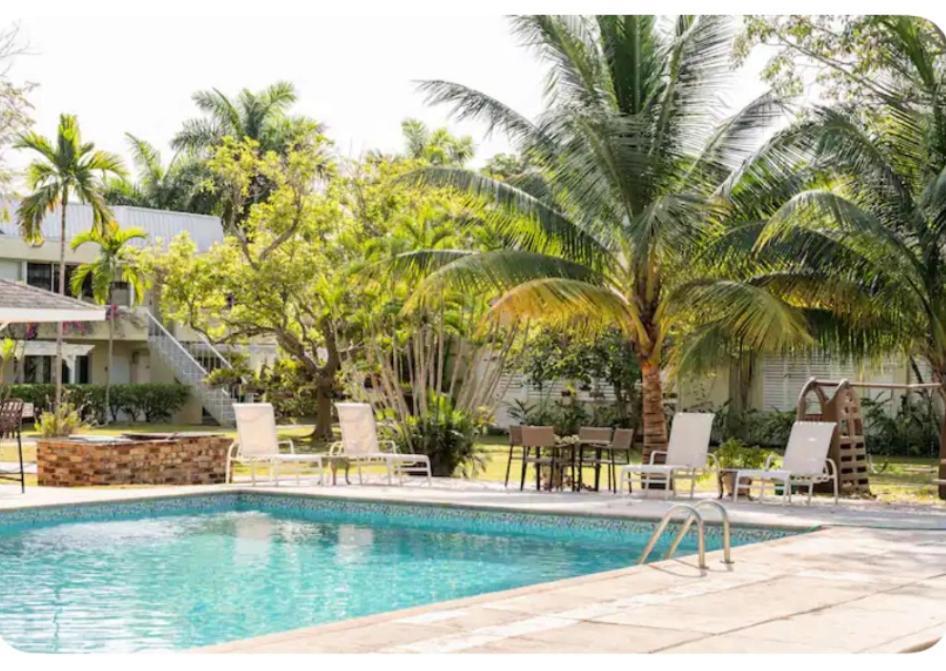 Beryls At Seawind On The Bay , Montego Bay , Jamaica Apartment Bagian luar foto