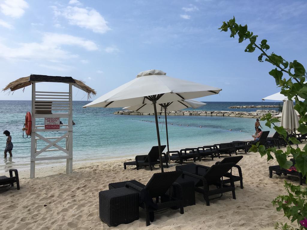 Beryls At Seawind On The Bay , Montego Bay , Jamaica Apartment Bagian luar foto