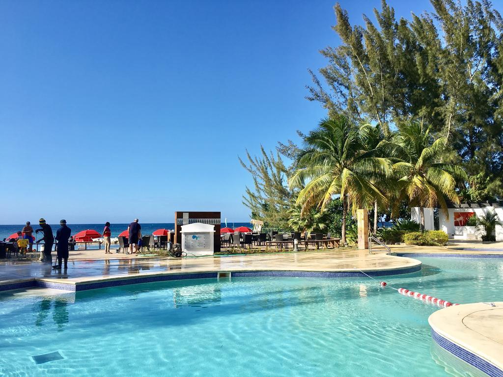 Beryls At Seawind On The Bay , Montego Bay , Jamaica Apartment Bagian luar foto